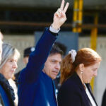 Buscan reestablecer la reelección indefinida de intendentes