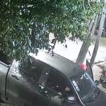 Le robaron la camioneta y le dispararon cuando se refugiaba en su casa