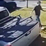 Robaron un auto a la salida de un cumpleaños infantil y apuntaron a los chicos