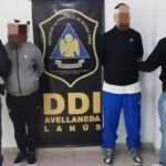 Cayó parte de una banda acusada de una violenta entradera: buscan a un tercer sospechoso